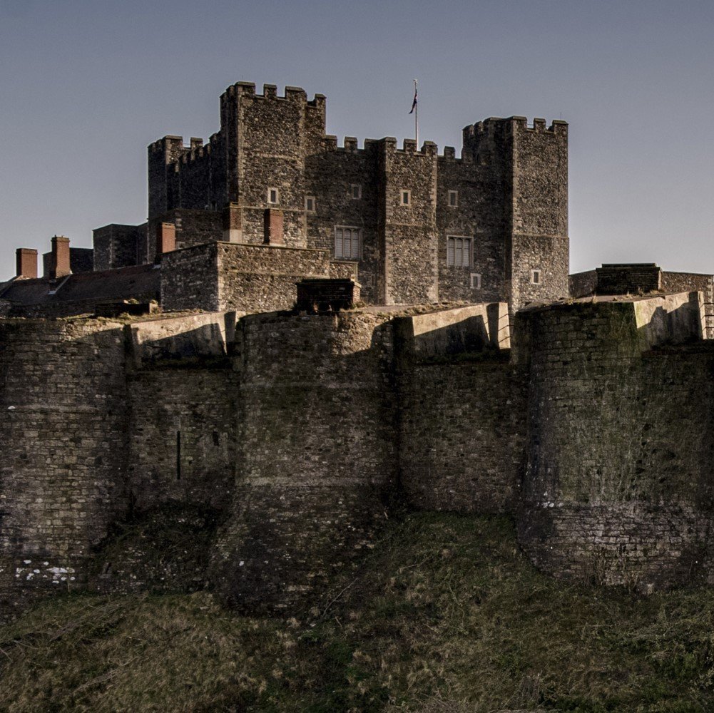 Photo of the keep and castle walls at Dover Castle